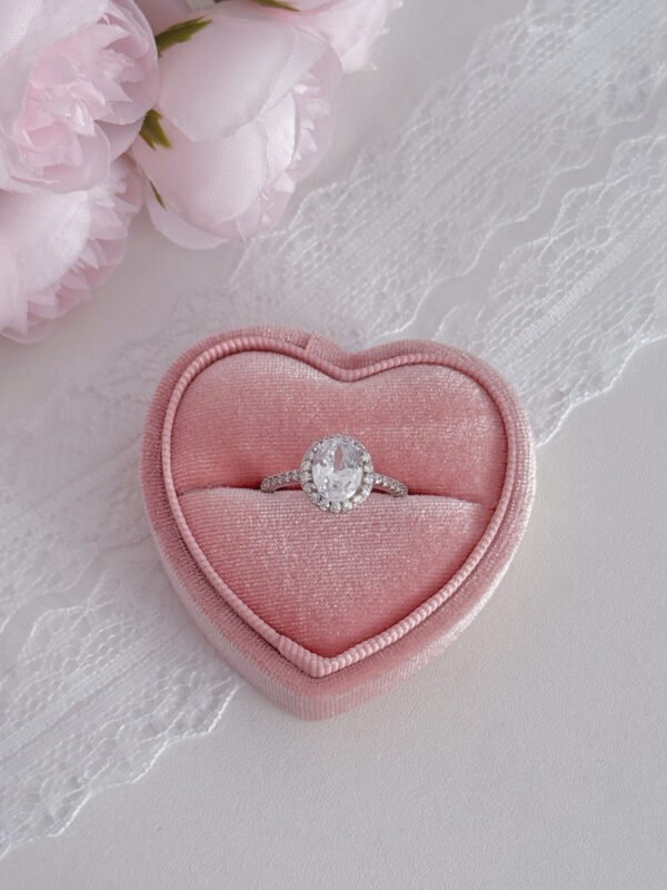 925 silver oval pigeon egg high carbon diamond ring