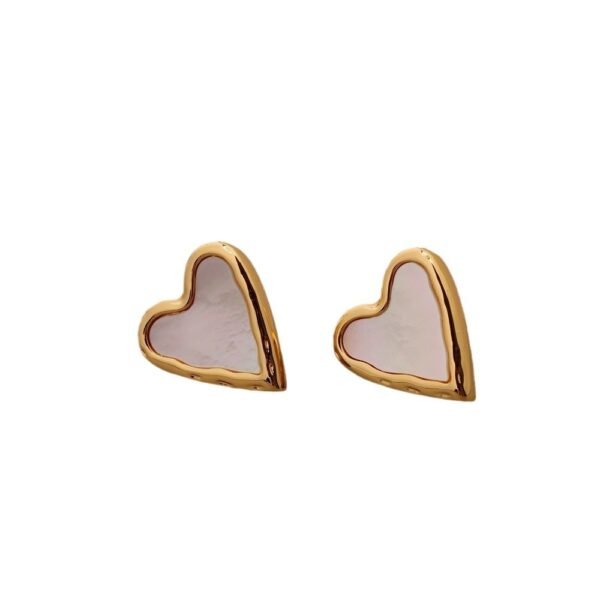 Natural shells white heart earrings
