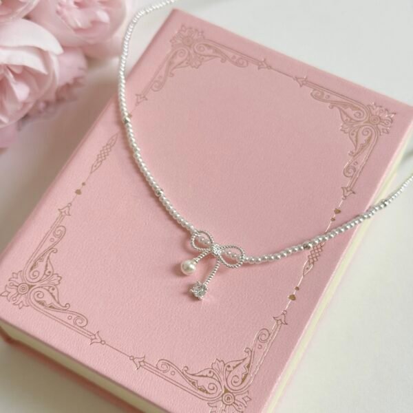 Bow Pearl Necklace