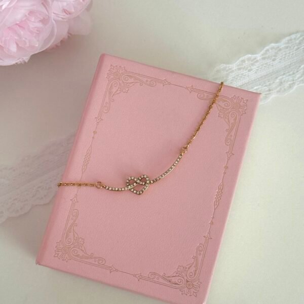 Nodus Cordis Aureus Necklace