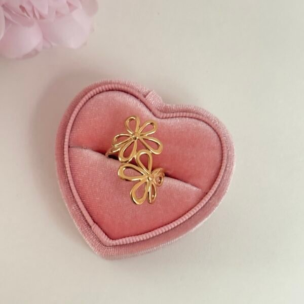 High-end flower zircon ring