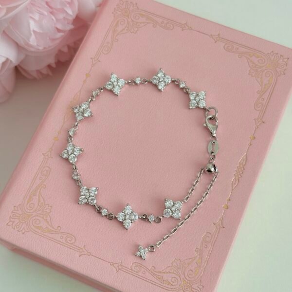 S925 sterling silver moissanite four-leaf clover bracelet