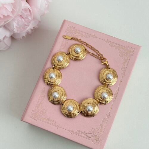 IMG_3705 Nexus Amoris Necklace and Bracelet