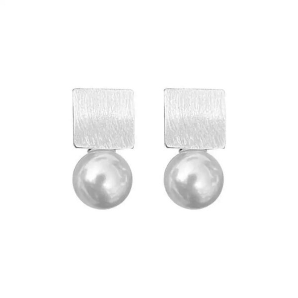 Saina French Vintage Pearl Earrings